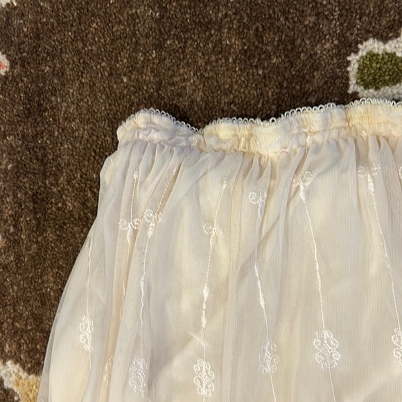 Long Beautiful Skirt! - Picture 2 of 4